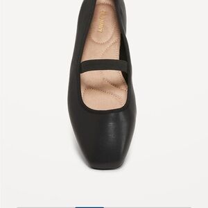 Old Navy Mary Jane Square-Toe black ballet flats